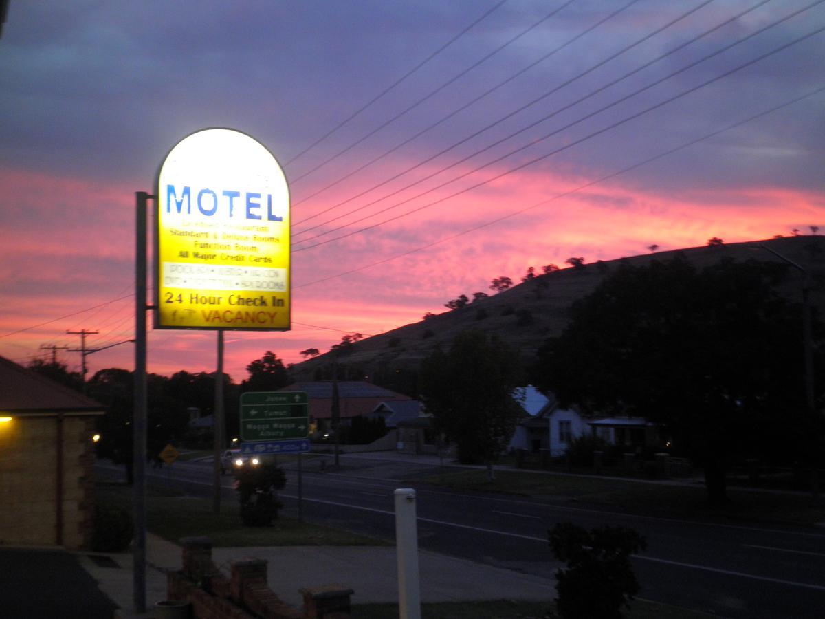 Poet'S Recall Motel Gundagai Exteriör bild